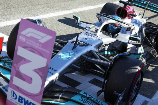 RUSSELL George (gbr), Mercedes AMG F1 Team W13, portrait during the Formula 1 Pirelli Gran Premio d™Italia 2022, Italian Grand Prix 2022, 16th round of the 2022 FIA Formula One World Championship, WM, Weltmeisterschaft from September 9 to 11, 2022 on the Autodromo Nazionale di Monza, in Monza, Italy - F1 - ITALIAN GRAND PRIX 2022 - RACE DPPI Panoramic  00122038_GOOD0909.JPG_