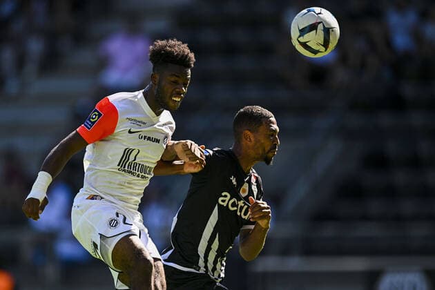 Elye Wahi (Montpellier) vs Yan Valery (Angers) FOOTBALL : Angers vs Montpellier - Ligue 1 Uber eats - 11 09 2022 JBAutissier Panoramic 