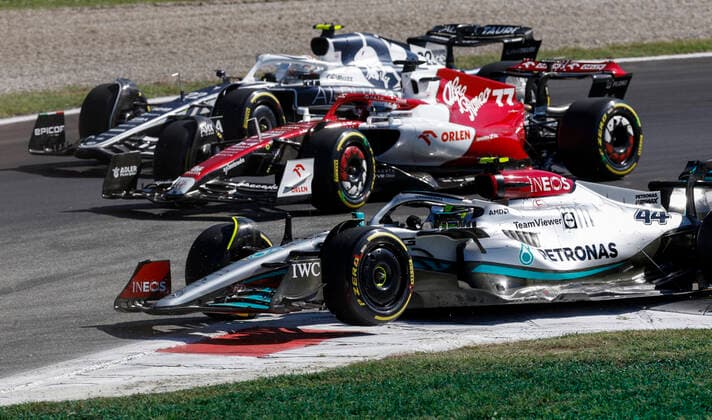 Start, 44 Lewis Hamilton (GBR, Mercedes-AMG Petronas F1 Team), F1 Grand Prix of Italy at Autodromo Nazionale Monza on September 11, 2022 in Monza, Italy. (Photo by HOCH ZWEI) Monza Italy