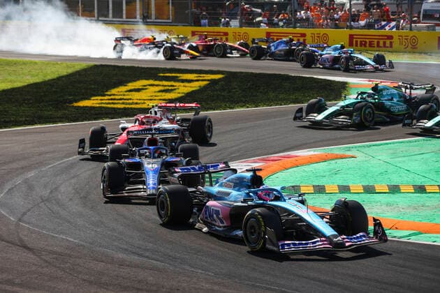 14 Fernando Alonso (ESP, BWT Alpine F1 Team), 45 Nyck de Vries (NLD, Williams Racing), F1 Grand Prix of Italy at Autodromo Nazionale Monza on September 11, 2022 in Monza, Italy. (Photo by HOCH ZWEI) Monza Italy