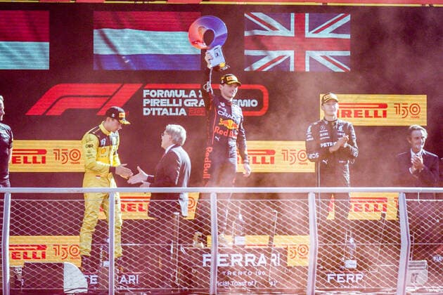 F1 Grand Prix of Italy Max Verstappen driving the (1) Oracle Red Bull Racing RB18 celebrates his victory on the podium during the F1 Grand Prix of Italy at Autodromo di Monza on September 11, 2022. Monza Italy Italy  Copyright: xLucaxRossinix originalFilename:rossini-f1grandp220911_npdHp.jpg