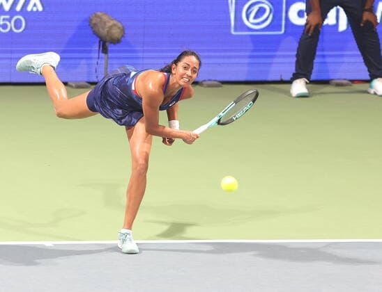 September 12, 2022, Chennai, Tamil Nadu, India: Chennai Open WTA, Tennis Damen 250 :.PAQUET (FRA) vs THANDI (IND)..THANDI (IND) in action during Chennai Open WTA 250 Tournament in Chennai on Monday Chennai India - ZUMAs280 20220912_zsp_s280_012 Copyright: xSeshadrixSukumarx