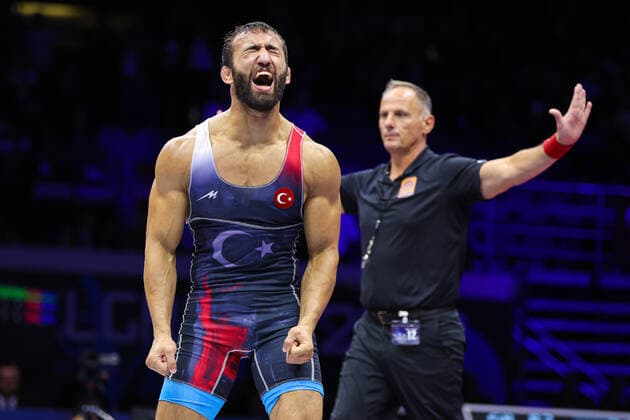 Sport Bilder des Tages Senior Wrestling World Championships 2022 Belgrad Stark Arena Serbia *** Senior Wrestling World Championships 2022 Belgrade Stark Arena Serbia Copyright: xUnitedxWorldxWrestlingx xKadirxCaliskanx cal