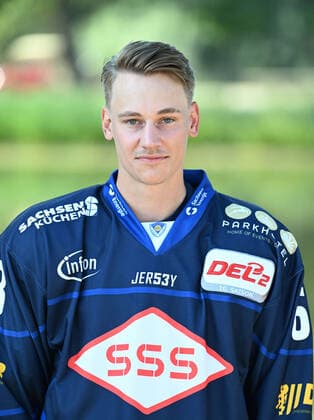 GER Sachsen Moritzburg Schloss Jagdschloss - Mannschaftsfototermin der Dresdner Eislöwen - Eishockeyteam und Einzelpoträts hier David Rundqvist 1108.22 1108.22