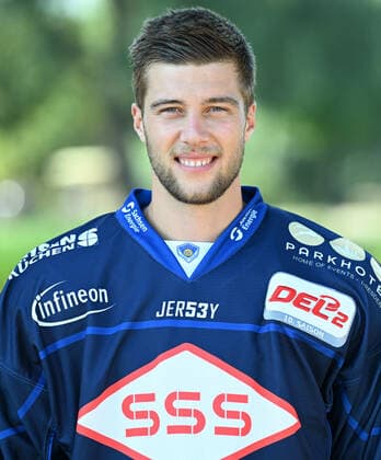 GER Sachsen Moritzburg Schloss Jagdschloss - Mannschaftsfototermin der Dresdner Eislöwen - Eishockeyteam und Einzelpoträts hier Maximilian Kolb 1108.22 1108.22