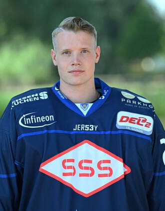 GER Sachsen Moritzburg Schloss Jagdschloss - Mannschaftsfototermin der Dresdner Eislöwen - Eishockeyteam und Einzelpoträts hier Torwart Nick Jordan Vieregge 1108.22 1108.22