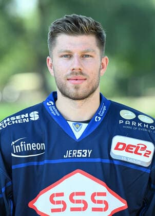 GER Sachsen Moritzburg Schloss Jagdschloss - Mannschaftsfototermin der Dresdner Eislöwen - Eishockeyteam und Einzelpoträts hier Tom Knobloch 1108.22 1108.22