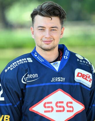 GER Sachsen Moritzburg Schloss Jagdschloss - Mannschaftsfototermin der Dresdner Eislöwen - Eishockeyteam und Einzelpoträts hier Tomas Andres 1108.22 1108.22