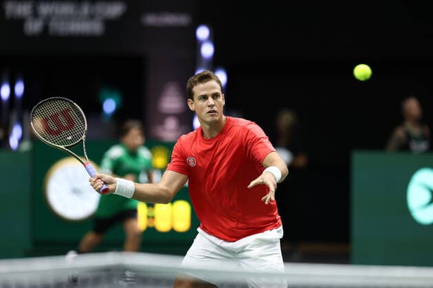 September 13, 2022, VALENCIA, VALENCIA, SPAIN: Vasek Pospisil of Canada in action against Seong Chan Hong of South Korea during the the Davis Cup by Rakuten 2022, Finals Group B, tennis match 1 played between South Korea and Canada at Fuente de San Luis pavilion on September 13, 2022, in Valencia, Spain. VALENCIA SPAIN - ZUMAa181 20220913_zaa_a181_005 Copyright: xOscarxJ.xBarrosox