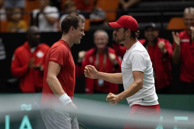 September 13, 2022, VALENCIA, VALENCIA, SPAIN: Vasek Pospisil of Canada celebrates the victory against Seong Chan Hong of South Korea during the the Davis Cup by Rakuten 2022, Finals Group B, tennis match 1 played between South Korea and Canada at Fuente de San Luis pavilion on September 13, 2022, in Valencia, Spain. VALENCIA SPAIN - ZUMAa181 20220913_zaa_a181_058 Copyright: xOscarxJ.xBarrosox