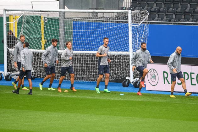 Union s players pictured during warming up a training session of Belgian soccer team Royale Union Saint-Gilloise, Wednesday 14 September 2022 in Leuven, in preparation of tomorrow s game against Swedish team FC Malmo on day 2 of the Uefa Europa League group stage. DAVIDxPINTENS  x44279428x