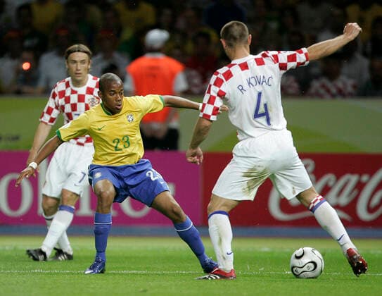 BERLIN 20060613 Brasiliens nya superstjärna Robinho när laget mötte Kroatien möttes pa Olympiastadion i Berlin pa tisdagskvällen. Brasilien vinner till slut med 1-0. Anders Wiklund SCANPIX Kod 10040 *** BILDEN FRI FÖR ABONNENTER MED SPORTPAKET - FÖR ANDRA BETALBILD *** BERLIN TYSKLAND FOTBOLL x10240x  Copyright: xANDERSxWIKLUNDx xTTx 10040