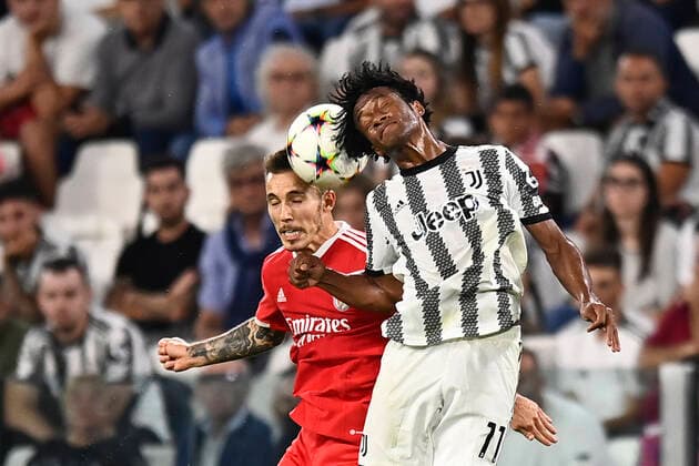 Sport Bilder des Tages Foto Fabio Ferrari LaPresse 14 Settembre 2022 - Torino, Italia - calcio - Juventus Fc vs SL Benfica - Uefa Champions League 2022 2023 - Fase a gironi - Gruppo H - Juventus Stadium.Nella foto: Alejandro Grimaldo(SL Benfica);Juan Cuadrado (Juventus F.C.); September 14, 2022 Turin, Italy sport soccer Juventus Fc vs SL Benfica - Uefa Champions 2022-2023 - Group Stage - Group H - Juventus Stadium.In the pic:Alejandro Grimaldo(SL Benfica);Juan Cuadrado (Juventus F.C.);  Copyright: xFabioxFerrari LaPressex