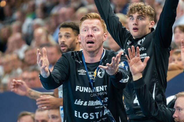 Boerge Lund (Elverum Handball Trainer) THW Kiel vs. Elverum Handball, Handball, EHF Champions League, Spieltag 1, Saison 2022 2023, 14.09.2022 -Pressefoto Marcel von Fehrn THW Kiel vs. Elverum Handball, Handball, EHF Champions League, Spieltag 1, Saison 2022 2023, 14.09.2022 Kiel *** Boerge Lund Elverum Handball Coach THW Kiel vs Elverum Handball, Handball, EHF Champions League, Matchday 1, Season 2022 2023, 14 09 2022 Press photo Marcel von Fehrn THW Kiel vs Elverum Handball, Handball, EHF Champions League, Matchday 1, Season 2022 2023, 14 09 2022 Kiel Copyright: xEibner-Pressefoto MarcelxvonxFehrnx EP_EER