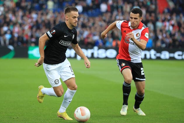 SOCCER - UEFA EL, Feyenoord vs Sturm ROTTERDAM, NETHERLANDS,15.SEP.22 - SOCCER - UEFA Europa League, group stage, Feyenoord Rotterdam vs SK Sturm Graz. Image shows Tomi Horvat (Sturm) and Oussama Idrissi (Feyenoord).  GEPAxpictures xMarioxBuehner