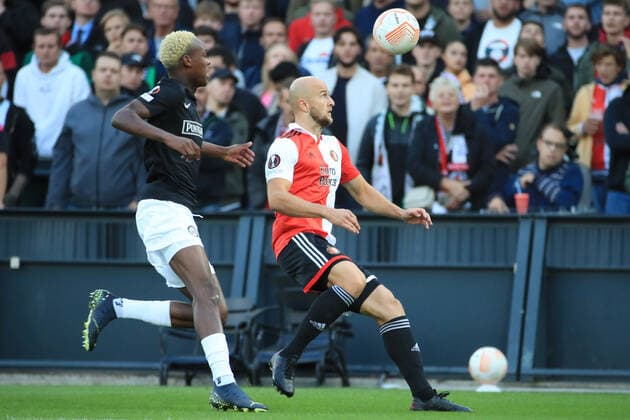 SOCCER - UEFA EL, Feyenoord vs Sturm ROTTERDAM, NETHERLANDS,15.SEP.22 - SOCCER - UEFA Europa League, group stage, Feyenoord Rotterdam vs SK Sturm Graz. Image shows Emmanuel Esseh Emegha (Sturm) and Gernot Trauner (Feyenoord).  GEPAxpictures xMarioxBuehner
