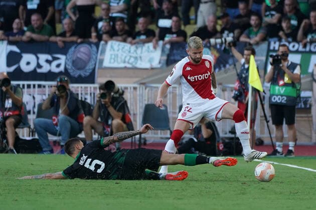 Fußball, EL, AS Monaco - Ferencvaros Budapest Caio Henrique Oliveira Silva (AS Monaco) - Muhamed Besic (Ferencvaros TC) FOOTBALL : AS Monaco vs Ferencvaros TC - Ligue Europa - Phase de groupe - Monaco - 15 09 2022 NorbertScanella Panoramic 
