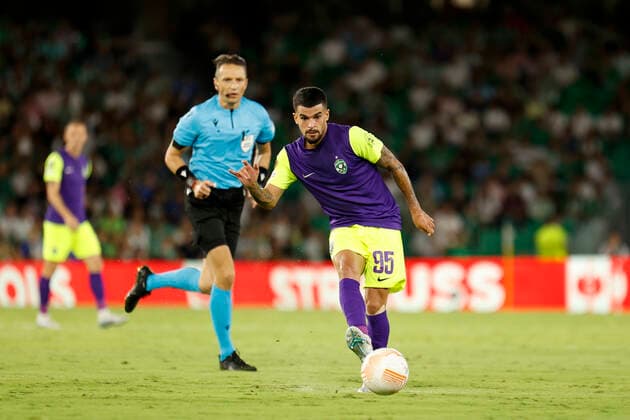 Fußball, EL, Real Betis Sevilla - PFC Ludogorets Razgrad September 15, 2022, Seville, Spain: CAULY of Ludogorets in action during the Europa League Group C soccer match between Real Betis and PFC Ludogorets 1945 at Benito Villamarin Stadium Seville Spain - ZUMAa142 20220915_zap_a142_007 Copyright: xDanielxGonzalezxAcunax