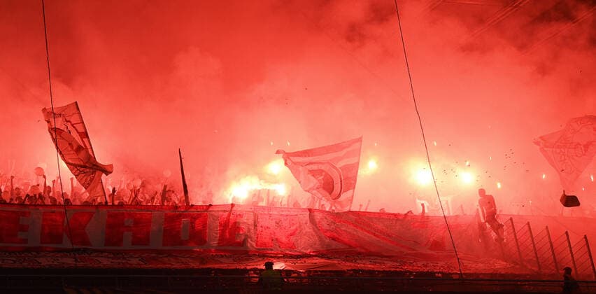 Fußball, EL, Sporting Braga - 1. FC Union Berlin Fussball, Herren, Saison 2022 2023, Europa League, Sporting Braga - 1. FC Union Berlin (Gruppenphase, Gruppe D, 2. Spieltag), Fans von Union zünden Pyrotechnik, 15.09. 2022, Copyright: xMatthiasxKochx