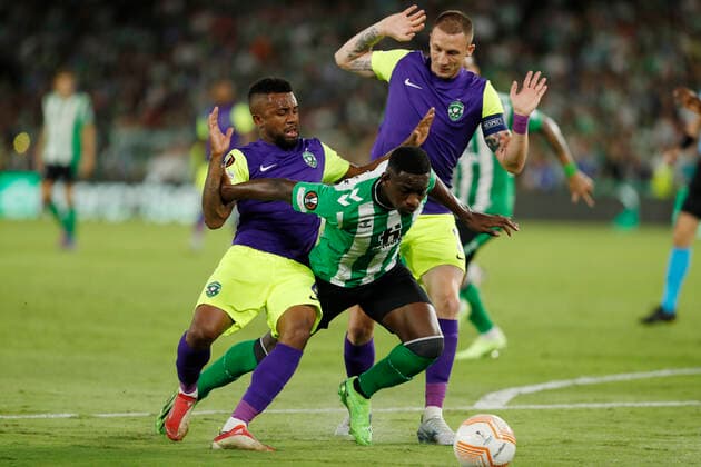 Partido de la UEFA Europa League 2022-23 entre el Real Betis BalompiÃ y el PFC Ludogorets Razgrad, jugado en el Estadio Benito Villamarin. En la imagen, Luiz Henrique (Betis) cae dentro del area rival. UEFA Europa League 2022-23 match between Real Betis and Ludogorets Razgrad, played at Benito Villamarin stadium. In this picture, Luiz Henrique (Betis) falls inside the box. RAMONxNAVARRO 