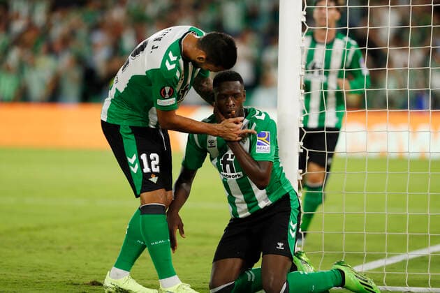 Partido de la UEFA Europa League 2022-23 entre el Real Betis BalompiÃ y el PFC Ludogorets Razgrad, jugado en el Estadio Benito Villamarin. En la imagen, Luiz Henrique (Betis), dolorido tras un golpe al marcar el 1-0. UEFA Europa League 2022-23 match between Real Betis and Ludogorets Razgrad, played at Benito Villamarin stadium. In this picture, Luiz Henrique (Betis) is hurt after getting hit while scoring at 1-0. RAMONxNAVARRO 