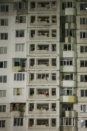 Fußball, EL, Sheriff Tiraspol - Manchester United UEFA Europa League Sheriff Tiraspol v Manchester United, ManU Apartment building near the stadium during the UEFA Europa League match Sheriff Tiraspol vs Manchester United at Sheriff Sports Complex, Tiraspol, Republic of Moldova, 15th September 2022 (Photo by Stefan Constantin News Images) Tiraspol Sheriff Sports Complex Transnistria Republic of Moldova Copyright: xStefanxConstantin NewsxImagesx