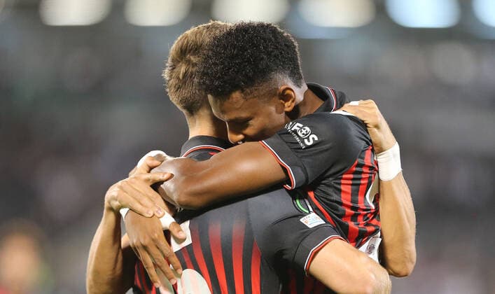 Fußball, ECL, Partizan Belgrad - OGC Nizza Joe Bryan(L) OGC Nice celebrate with Hicham Boudaui(R) FOOTBALL : Partizan vs OGC Nice - UEFA Conference Ligue - 15 09 2022 AleksandarDjorovic Panoramic 