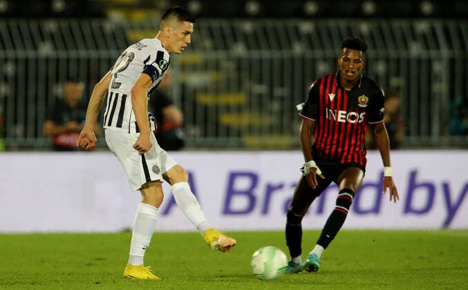 Slobodan Urosevic(L) Partizan,Hicham Boudaoui(R) OGC Nice FOOTBALL : Partizan vs OGC Nice - UEFA Conference Ligue - 15 09 2022 AleksandarDjorovic Panoramic 