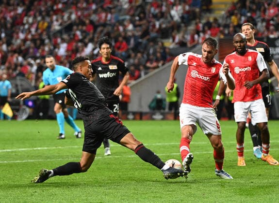 Fussball, Herren, Saison 2022 2023, Europa League, Sporting Braga - 1. FC Union Berlin (Gruppenphase, Gruppe D, 2. Spieltag), v. l. Jamie Leweling (1. FC Union Berlin), Nuno Sequeira (SC Braga), Al Musrati (SC Braga), 15.09. 2022, Copyright: xMatthiasxKochx