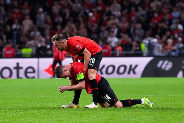 Deception des joueurs de Rennes en fin du match - TAIT Flavien ( 20 - Rennes ) - Benjamin Bourigeaud ( 14 - Rennes ) - FOOTBALL : Rennes vs Fenerbahce - Ligue Europa - Rennes - 15 09 2022 FedericoPestellini Panoramic 