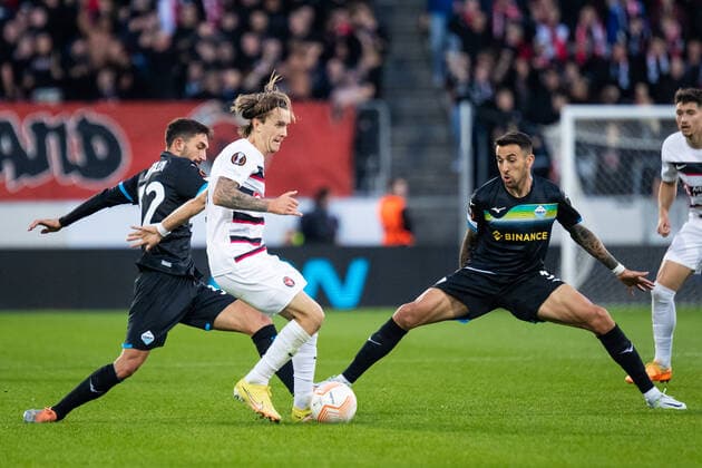 FC Midtjylland v Lazio, UEFA Europa League football, Herning, Denmark Herning, Denmark. 15th, September 2022. Kristoffer Olsson (8) of FC Midtjylland and Matias Vecino (5) of Lazio seen during the UEFA Europa League match between FC Midtjylland and Lazio at MCH Arena in Herning. Herning Denmark  Copyright: xGonzalesxPhoto BalazsxPopalx