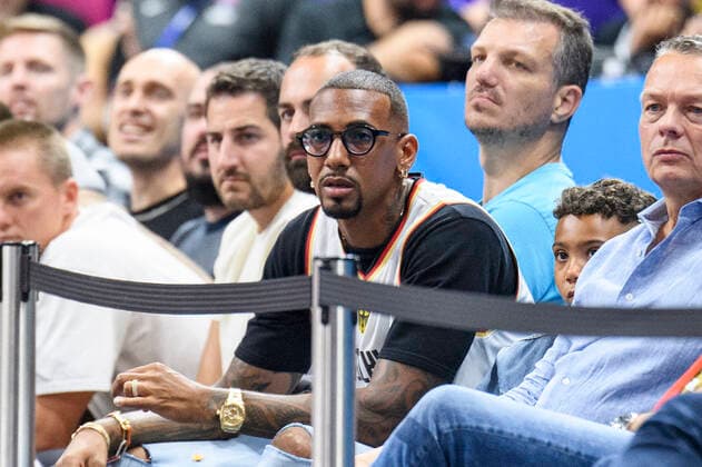 Sport Themen der Woche KW37 Sport Bilder des Tages Jerome Boateng Fußballspieler, im Publikum waehrend des HF Spiels, Deutschland vs Spanien, GER, FIBA Eurobasket, Halb - Finalspiel, BBL, Basketball - Maenner, Saison 2022, 16.09.2022, GER, FIBA Eurobasket, Deutschland vs Spanien, Halb - Finalspiel, BBL, Basketball - Maenner, Saison 2022, 16.09.2022, Berlin *** Jerome Boateng soccer player, in the audience during the HF game, Germany vs Spain, GER, FIBA Eurobasket, semi-final game, BBL, basketball men, season 2022, 16 09 2022, GER, FIBA Eurobasket, Germany vs Spain, semi-final game, BBL, basketball men, season 2022, 16 09 2022, Berlin Copyright: xEibner-Pressefoto UwexKochx EP_UKH