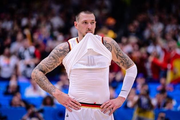 Daniel Theis 10 (Deutschland), Deutschland vs. Spanien, FIBA EuroBasket 2022, Basketball, 16.09.2022