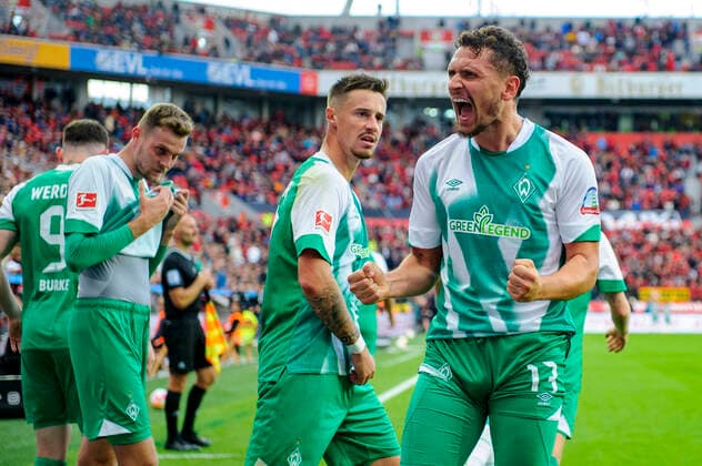 Bilder des Jahres 2022, Sport 09 September Sport Themen der Woche KW37 Fußball: 1. Bundesliga, 7. Spieltag, Bayer 04 Leverkusen - SV Werder Bremen am 17.09.2022 in Leverkusen (Nordrhein-Westfalen). Tor zum 1:1, Torjubel, Jubel, Freude von Bremen™s Milos Veljkovic DFL REGULATIONS PROHIBIT ANY USE OF PHOTOGRAPHS AS IMAGE SEQUENCES AND OR QUASI-VIDEO. *** Soccer 1 Bundesliga, Matchday 7, Bayer 04 Leverkusen SV Werder Bremen on 17 09 2022 in Leverkusen North Rhine Westphalia goal to 1 1, goal celebration, jubilation, joy of Bremen™s Milos Veljkovic DFL REGULATES PROHIBIT ANY USE OF PHOTOGRAPHS AS IMAGE SEQUENCES AND OR QUASI VIDEO Copyright: xNeundorf Kirchner-Mediax