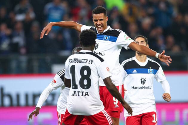 Bilder des Jahres 2022, Sport 09 September Sport Themen der Woche KW37 Sport Bilder des Tages 17.09.2022, xtgx, Fussball 2. Bundesliga, Hamburger SV - Fortuna Duesseldorf emspor, v.l. Robert Glatzel (HSV, 9) nach Tor zum 1:0 Jubel, Torjubel, jubelt ueber das Tor, celebrate the goal, celebration (DFL DFB REGULATIONS PROHIBIT ANY USE OF PHOTOGRAPHS as IMAGE SEQUENCES and or QUASI-VIDEO) Hamburg *** 17 09 2022, xtgx, football 2 Bundesliga, Hamburger SV Fortuna Duesseldorf emspor, v l Robert Glatzel HSV, 9 after goal to 1 0 jubilation, goal jubilation, cheers about the goal, celebrate the goal, celebration DFL DFB REGULATIONS PROHIBIT ANY USE OF PHOTOGRAPHS as IMAGE SEQUENCES and or QUASI VIDEO Hamburg