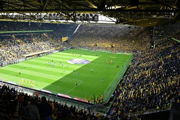 17.09.2022, xbrx, Fussball 1.Bundesliga, Borussia Dortmund - FC Schalke 04 emspor, v.l. Stadionansicht, Innenraum, Rasen (DFL DFB REGULATIONS PROHIBIT ANY USE OF PHOTOGRAPHS as IMAGE SEQUENCES and or QUASI-VIDEO) Dortmund