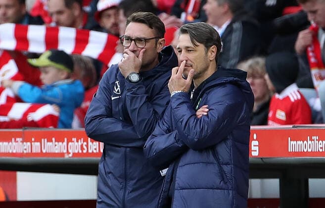 Sport Themen der Woche KW37 Sport Bilder des Tages Co Trainer Robert Kovac, Trainer Niko Kovac nachdenklich Fußball Fussball Bundesliga Herren DFL 7. Spieltag Saison 2022 2023 18.09.2022 1.FC Union Berlin FCU vs. VfL Wolfsburg WOB DFL regulations prohibit any use of photographs as image sequences and or quasi-video. *** Co coach Robert Kovac, coach Niko Kovac thoughtful Sports Football Soccer Bundesliga Men DFL 7 Matchday Season 2022 2023 18 09 2022 1 FC Union Berlin FCU vs VfL Wolfsburg WOB DFL regulations prohibit any use of photographs as image sequences and or quasi video
