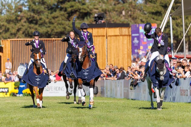 PRATONI - FEI Eventing World Championship, WM, Weltmeisterschaft 2022, PRATONI - FEI Eventing World Championship 2022 Team Germany AUFFARTH Sandra (GER), Viamant du Matz,JUNG Michael (GER), Fischerchipmunk FRH,KRAJEWSKI Julia (GER), Amande de B Neville ,WAHLER Christoph (GER), Carjatan S Siegerehrung Prize giving ceremony Team Weltmeister Team Worldchampion Teilprüfung Finale Springen Final Jumping Pratoni de Vivaro, Centro Equestre Federale 18. September 2022 - *** PRATONI FEI Eventing World Championship 2022, PRATONI FEI Eventing World Championship 2022 Team Germany AUFFARTH Sandra GER , Viamant du Matz,JUNG Michael GER , Fischerchipmunk FRH,KRAJEWSKI Julia GER , Amande de B Neville ,WAHLER Christoph GER , Carjatan S Award ceremony Prize giving ceremony Team World Champion Team Worldchampion Partial Final Jumping Final Jumping Pratoni de Vivaro, Centro Equestre Federale 18 September 2022