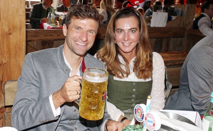 Lisa, wife of Thomas Mueller at the visit of the beer festival Oktoberfest of the football team FC BAYERN MUENCHEN 1.German Football League on Sept 18, 2022 in Munich, Germany. Season 2022 2023, 1.Bundesliga,