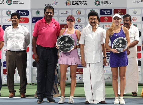 September 18, 2022, Chennai, Tamil Nadu, India: Chennai Open WTA, Tennis Damen 250: ..Magda LINETTE POL vs.Linda FRUHVIRTOVA CZE..Czech teenager Linda Fruhvirtova completed her breakthrough week by capturing her first Hologic WTA Tour singles title at the Chennai Open in comeback fashion. The 17-year-old Fruhvirtova defeated No.3 seed Magda Linette of Poland 4-6, 6-3, 6-4 in Sunday s final to hoist her first championship trophy on the tour. Chennai India - ZUMAs280 20220918_zsp_s280_033 Copyright: xSeshadrixSukumarx