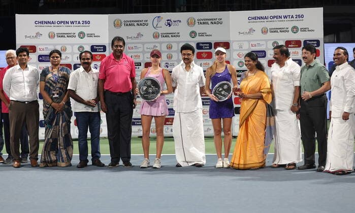 September 18, 2022, Chennai, Tamil Nadu, India: Chennai Open WTA, Tennis Damen 250: ..Magda LINETTE POL vs.Linda FRUHVIRTOVA CZE..Czech teenager Linda Fruhvirtova completed her breakthrough week by capturing her first Hologic WTA Tour singles title at the Chennai Open in comeback fashion. The 17-year-old Fruhvirtova defeated No.3 seed Magda Linette of Poland 4-6, 6-3, 6-4 in Sunday s final to hoist her first championship trophy on the tour. Chennai India - ZUMAs280 20220918_zsp_s280_036 Copyright: xSeshadrixSukumarx