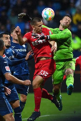 Sport Themen der Woche KW37 Sport Bilder des Tages KOELN, GERMANY - SEPTEMBER 18, 2022: Manuel Riemann vs Sargis Adamyan. The football match of Bundesliga VfL Bochum 1848 vs 1.FC Koeln  Copyright: xVITALIIxKLIUIEVx