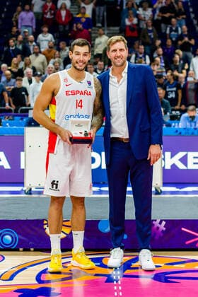 Sport Themen der Woche KW37 Sport Bilder des Tages MERCEDES-BENZ ARENA, BERLIN 18.09.2022 MISTRZOSTWA EUROPY W KOSZYKOWCE FIBA EUROBASKET 2022 FINAL HISZPANIA - FRANCJA SPAIN - FRANCE NZ WILLY HERNANGOMEZ (14), DIRK NOWITZKI Pawel Pietranik Newspix.pl --- Newspix.pl POLAND OUT!  PIETRANIK180922_054