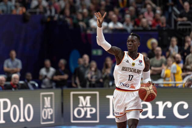 Sport Bilder des Tages Dennis Schroeder (Deutschland, 17) im Spiel um Platz 3 der FIBA Basketball Europameisterschaft 2022, Deutschland - Polen, 18SEP22, GER, Berlin, FIBA Basketball-Europameisterschaft 2022, 18SEP22, Berlin Copyright: xEibner-Pressefoto TinoxHenschelx EP_THL