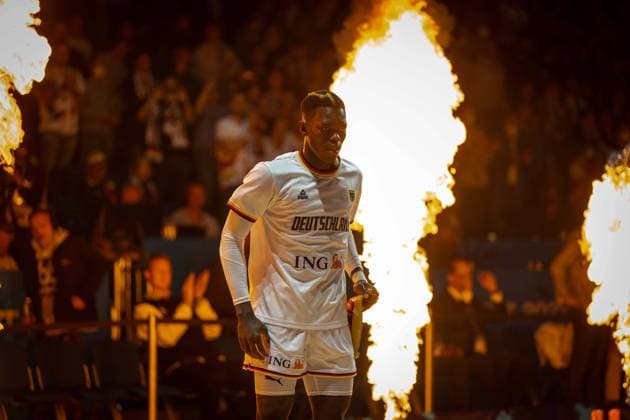 Basketball Berlin 18.09.2022 Eurobasket 2022 Spiel um Platz 3 Bronzemedaillenspiel Deutschland (GER) - Polen (POL) Teamvorstellung Deutschland Dennis Schröder Schroeder (Deutschland, No.17) Schröder Schroder