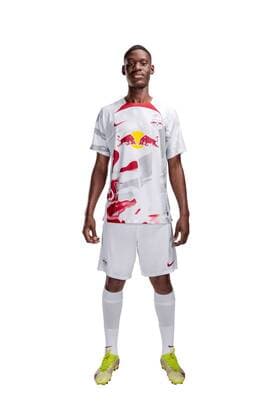 Achtung: Redaktionelle Nutzung honorarfrei - Attention: Free of charge for editorial use - Noel Atom RB Leipzig. Mannschaft Saison 2022 2023. Porträttermin RB Leipzig. Saison 2022 2023.Porträttermin Porträt Vorstellung Präsentation Pressetermin 2022 2023