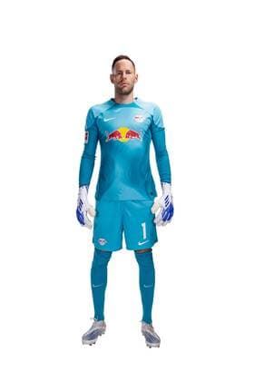 Achtung: Redaktionelle Nutzung honorarfrei - Attention: Free of charge for editorial use - Peter Gulacsi RB Leipzig. Mannschaft Saison 2022 2023. Porträttermin RB Leipzig. Saison 2022 2023.Porträttermin Porträt Vorstellung Präsentation Pressetermin 2022 2023