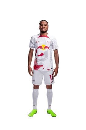 Achtung: Redaktionelle Nutzung honorarfrei - Attention: Free of charge for editorial use - Christopher Nkunku RB Leipzig. Mannschaft Saison 2022 2023. Porträttermin RB Leipzig. Saison 2022 2023.Porträttermin Porträt Vorstellung Präsentation Pressetermin 2022 2023
