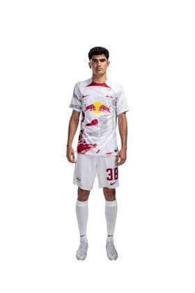 Achtung: Redaktionelle Nutzung honorarfrei - Attention: Free of charge for editorial use - Hugo Novoa RB Leipzig. Mannschaft Saison 2022 2023. Porträttermin RB Leipzig. Saison 2022 2023.Porträttermin Porträt Vorstellung Präsentation Pressetermin 2022 2023