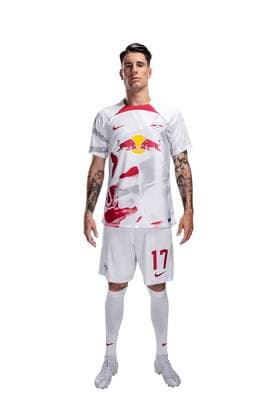 Achtung: Redaktionelle Nutzung honorarfrei - Attention: Free of charge for editorial use - Dominik Szoboszlai RB Leipzig. Mannschaft Saison 2022 2023. Porträttermin RB Leipzig. Saison 2022 2023.Porträttermin Porträt Vorstellung Präsentation Pressetermin 2022 2023